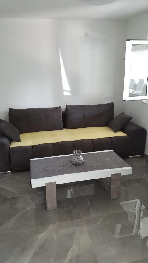 Bodul M. Apartment Vir Luaran gambar