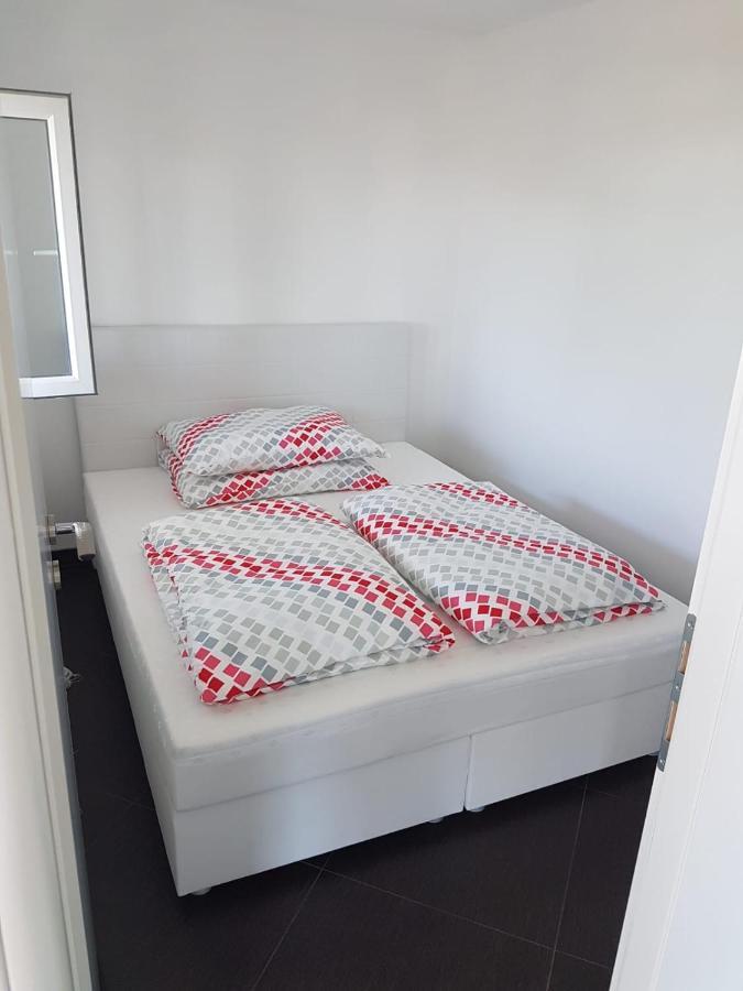 Bodul M. Apartment Vir Luaran gambar