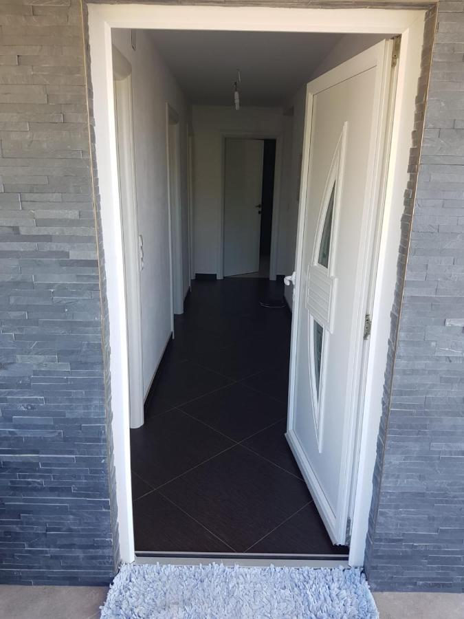 Bodul M. Apartment Vir Luaran gambar