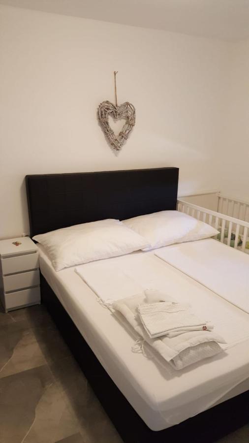 Bodul M. Apartment Vir Luaran gambar