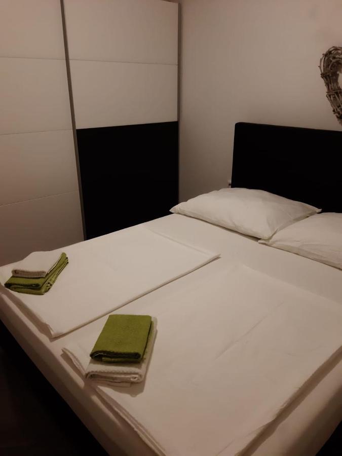 Bodul M. Apartment Vir Luaran gambar