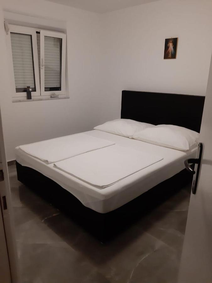 Bodul M. Apartment Vir Luaran gambar