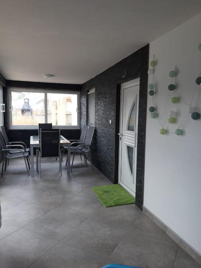 Bodul M. Apartment Vir Luaran gambar